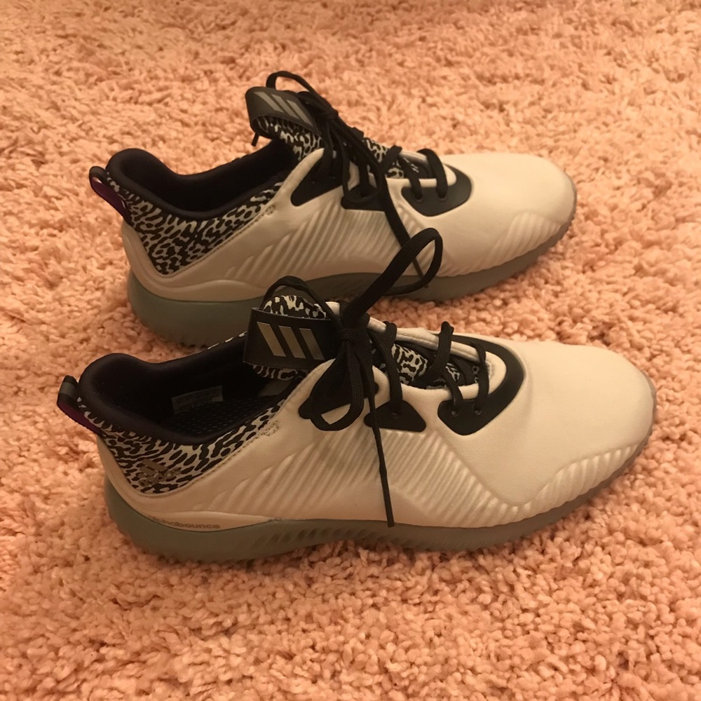 Adidas Sneakers
